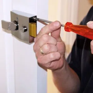 Trumbull Locksmith Service Trumbull, CT 203-651-6678 - emergency-unlock